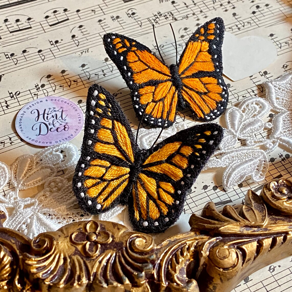Bei diesem Artikel handelt es sich um eine kleine Sammlung von Schmetterlingen Broschen, handbestickt, mit Schmetterlingsverschluss Anstecker.